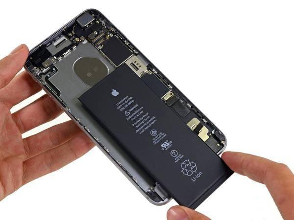iPhone 更换电池时，使用原装电池还是第三方大容量电池？