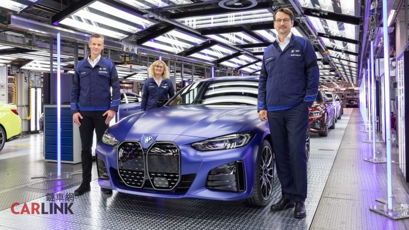 首批BMW i4量产车步下慕尼黑工厂产线，国内最快也要明年才能交车！
